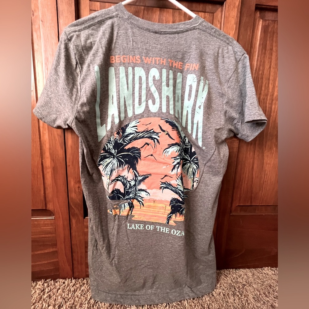 Landshark Tshirt Grey Men’s BNWT